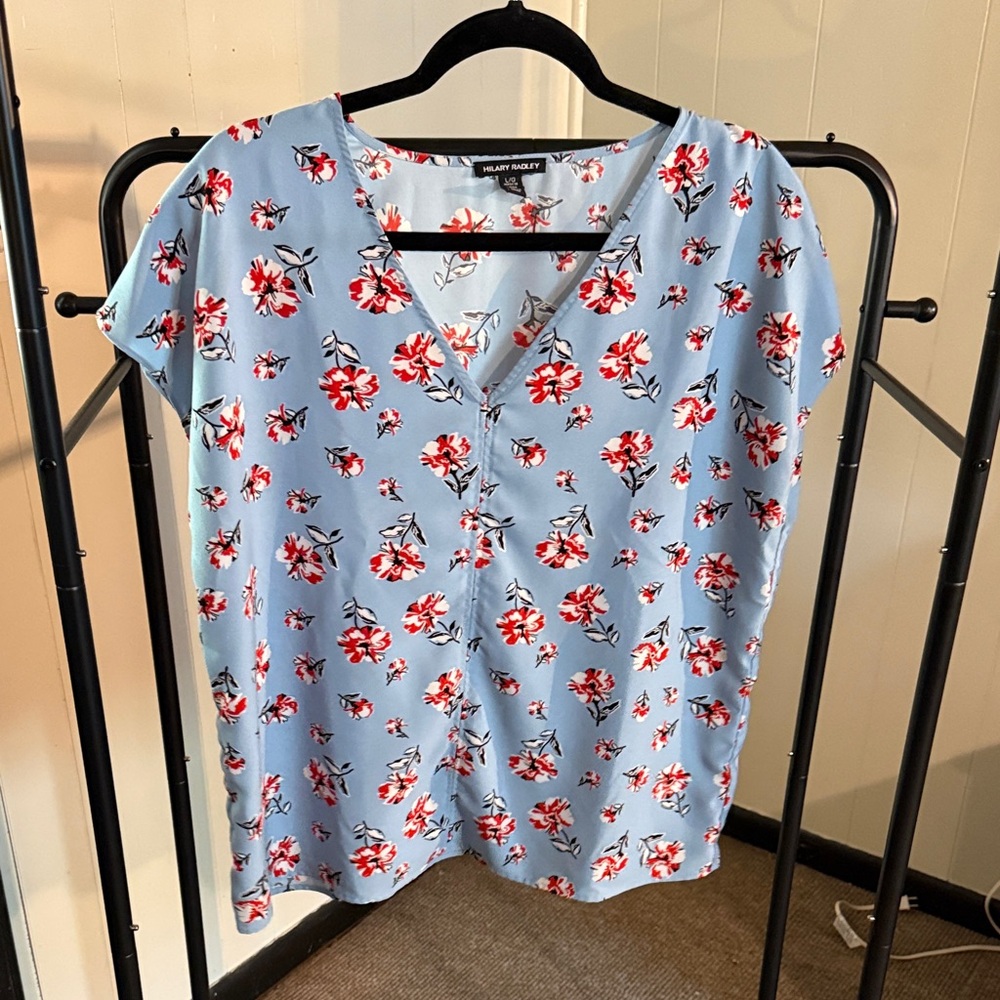Hilary Radley Light Blue Floral V-Neck Blouse size L